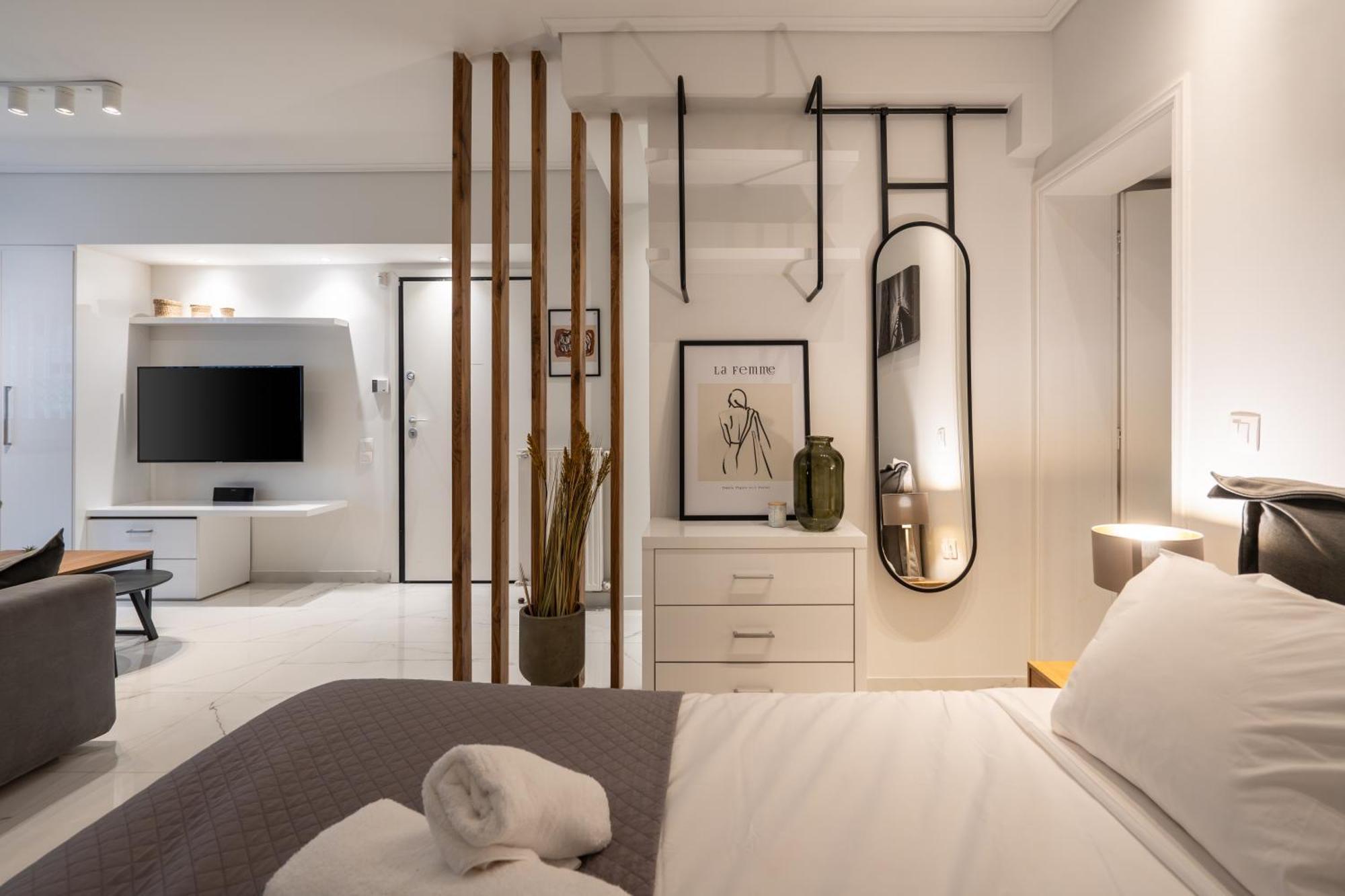 *kolonaki Chic* Minimalist In Apartment Athens