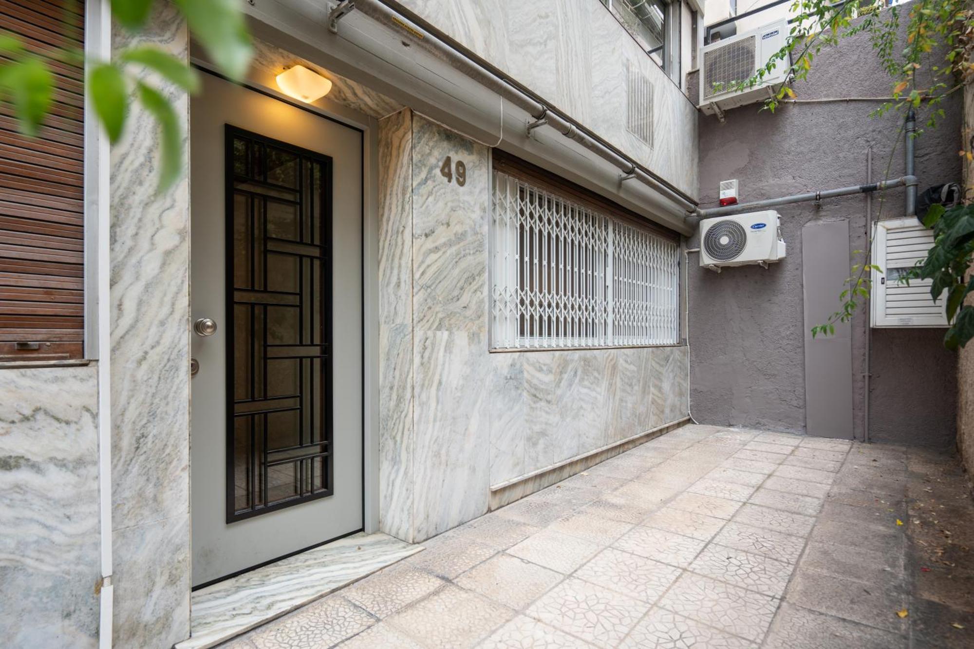 Apartment *kolonaki Chic* Minimalist In Athens